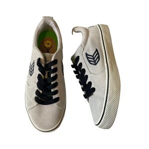 Cariuma X Atari OCA Shoes Womens Sz 7 In Vintage White Gray Suede Sneakers retro